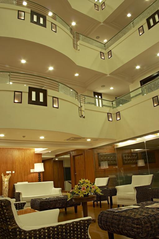 Hotel Shilton Royale Bangalore Exterior foto